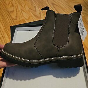 Brand new with tags size 4 boys boots